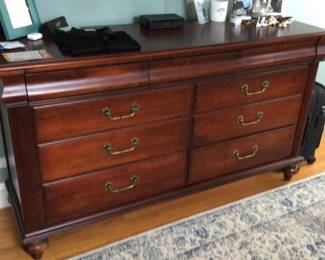 Double dresser