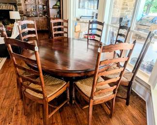 Beautiful wood dining table, 8 chairs 