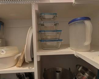 Storage containers