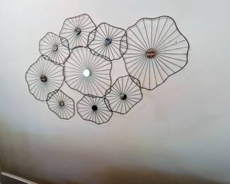 Wire wall hanging