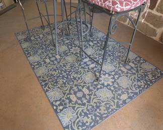 Outdoor rug