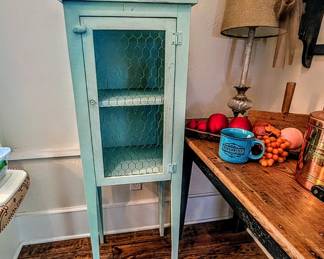 Vintage pie keep