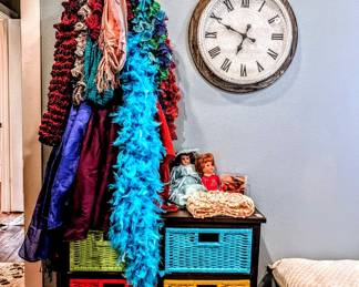 Multi-color basket storage 