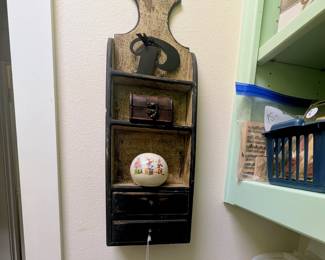 Wall hutch