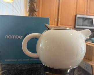 Nambe Bulbo Teapot