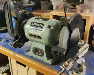  Delta 23-197 Bench Grinder 