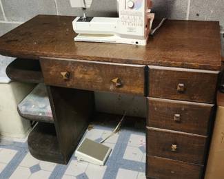Bernina 1260 Sewing Machine