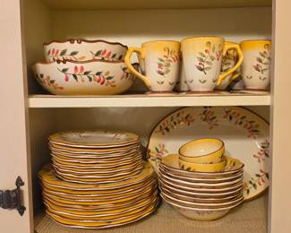 Dishware set