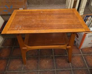 MCM 2-tier Wood Accent Table