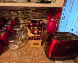Red knife set, Toaster and utensils crock