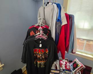 Graphic Tees - mens size 2X tops 3X - Lots of KISS, Star Wars, Marvel
