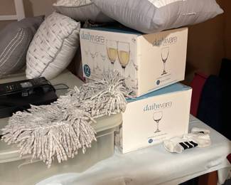 Dailyware 12-Piece Wine Glass Sets