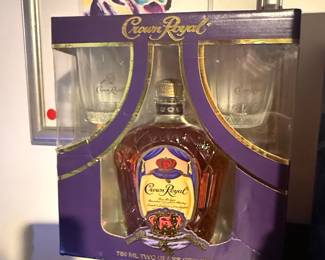 Crown Royal 750ml Two Glass Gift Set