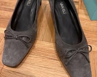Van Eli Suede Bow Pumps