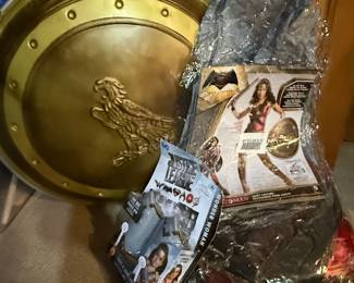 Wonder Woman Costume and Shield Set (Batman v Superman: Dawn of Justice)