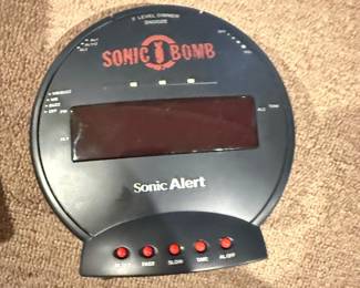 Sonic Alert Sonic Bomb SBB500SS Alarm Clock