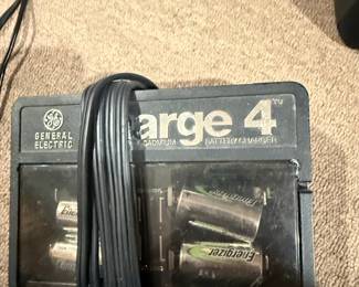 General Electric Charge 4 Nickel-Cadmium Battery Charger with AA, C, and D Batteries