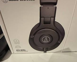 Audio-Technica ATH-M40x Professional Monitor Headphones