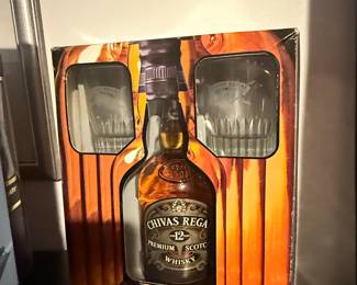 Chivas Regal 12 Year Old Scotch Whisky Collector's Edition Gift Set