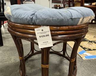 Rattan Ottoman with Floral Cushion Sug-5