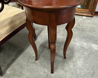 Queen Anne Style Mahogany Side Table Sug-2