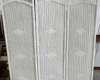 Vintage White Wicker Room Divider Screen Riscam5-26-22