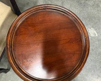 Queen Anne Style Mahogany Side Table Sug-2