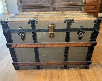 216 Henry Likly Antique Steamer Trunk