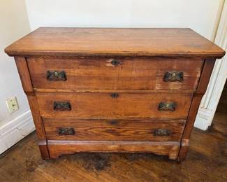 216 Antique 3Drawer Dresser