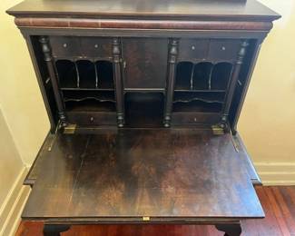 216 Flame Mahogany Vintage Secrectary Desk Detail