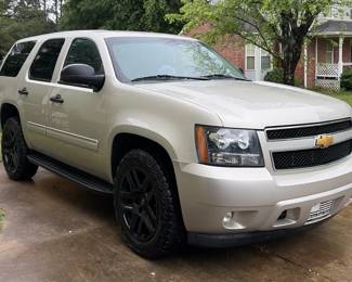 2013 Chevrolet Tahoe w/ 89000 miles showing, 4 Wheel Drive, New rear tires, New brake pads with front rotors, new batteries, showing 89,058 miles