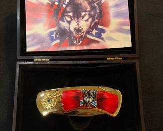 Wild Turkey Handmade Wolf Lockback Pocket Knife w Presentation Display Case