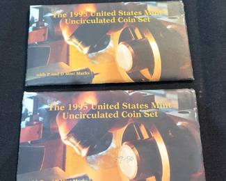 1995 United States Mint Uncirculated Coin Set P  D Complete Original Government Packaging