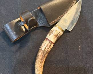 Handmade Pakistan Surgical Steel Hunting Skinning Knife Stag Antler Handle  Leather Sheath