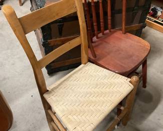 Nice chair. Woven seat is in great condition. 