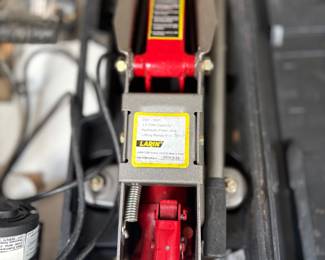 Larin Hydraulic floor jack