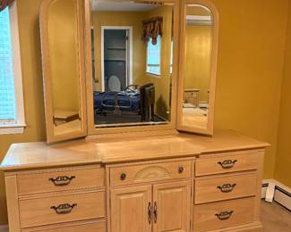 Bernhardt Dresser