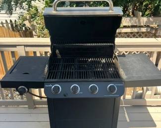 CHAR-BROIL PERFORMANCE 4 BURNER GRILL $85