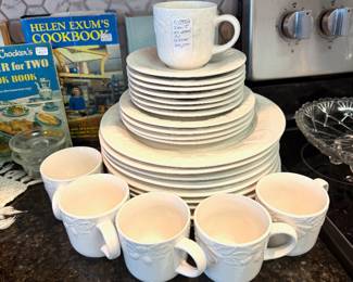 c.1990's Fruit de Blanc by GIBSON, 26 Pieces