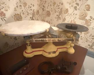 Henry Troemner No. 4 Vintage Counter Scale