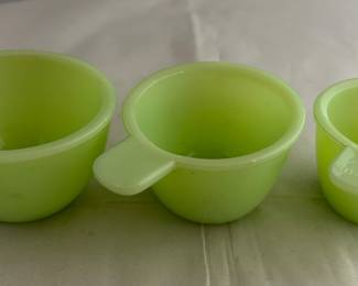 Jadeite measuring cups