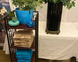 Bath Towel Storage And Decor