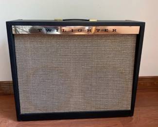 Vintage Magnatone Custom 260 High Fidelity 35W Tube Combo Amplifier, Estey Pitch Shifting Vibrato