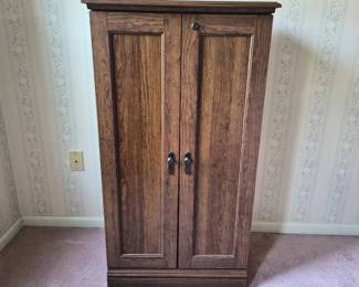 Lockable Media Cabinet with Keys