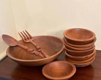 017 woodensaladbowlsandservingutensils