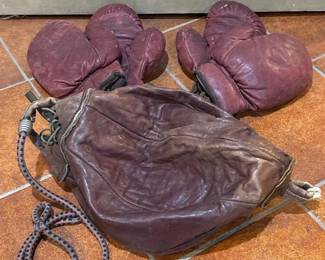 023 vintageleatherboxingglovesandspeed