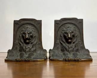 009 pairofbronzelionmetalbookends