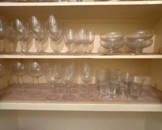 209 assortedglassstemwareanddrinkware