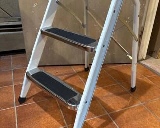 213 foldingthreestepmetalutilityladder