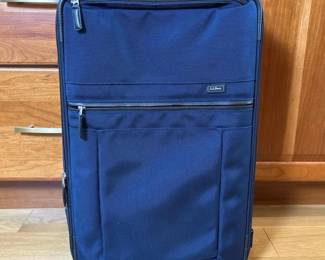 081 llbeanrollingsuitcaseinnavyblue